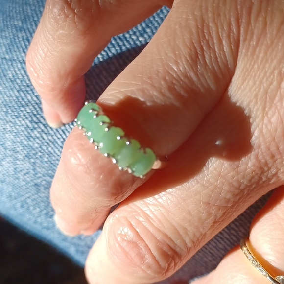 Australian Chrysoprase ring - Picture 8 of 11